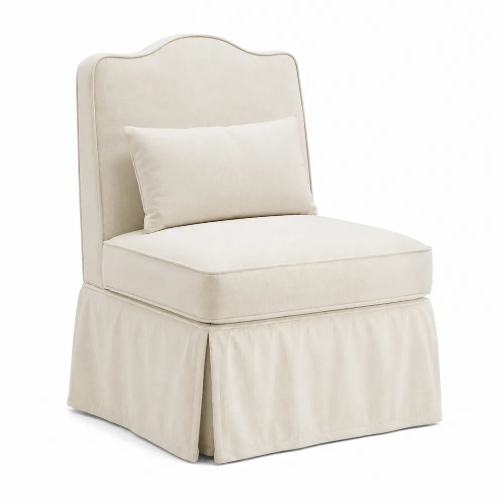 Silla de lino beige con cojín suelto y faldón