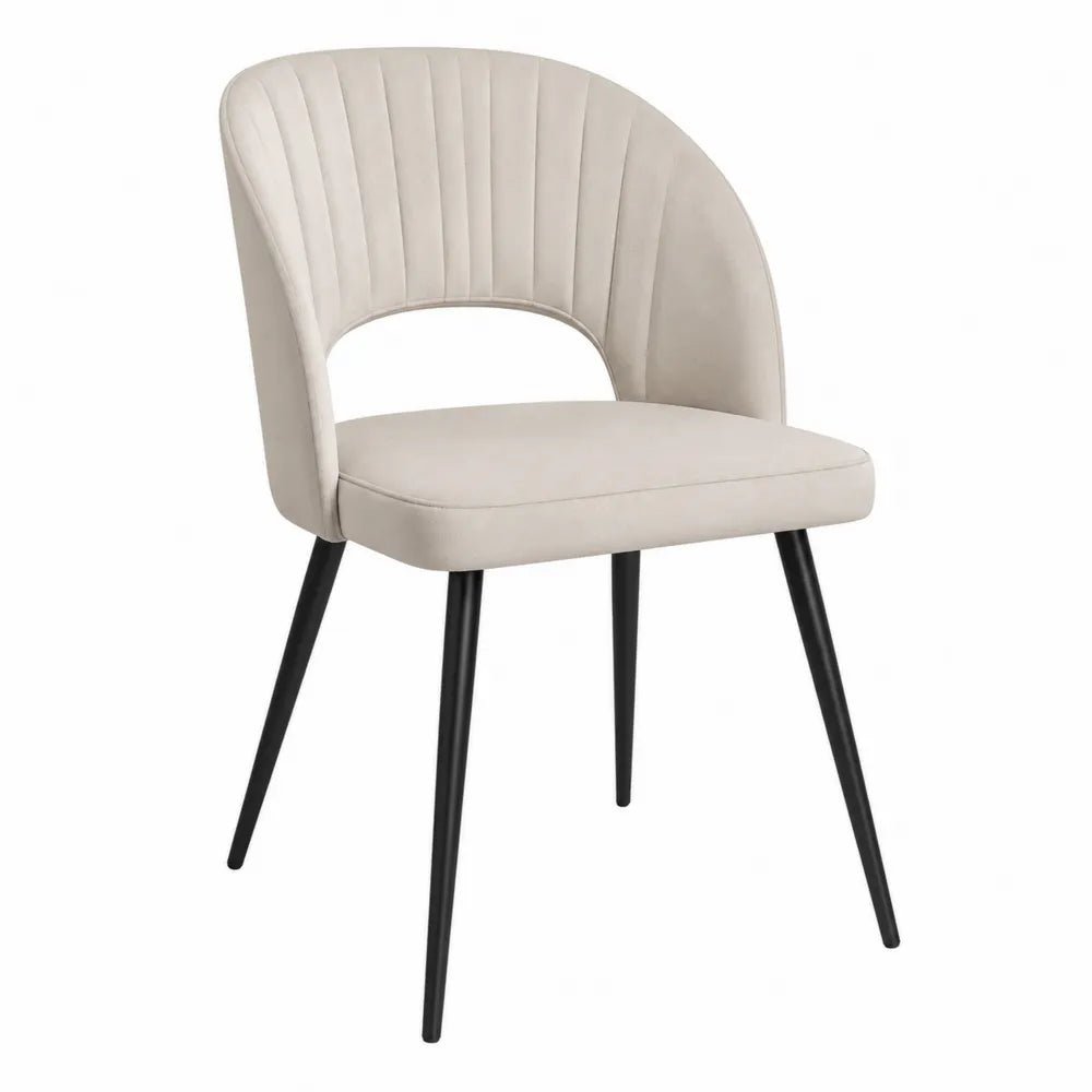 Silla de tela beige con patas de metal negro