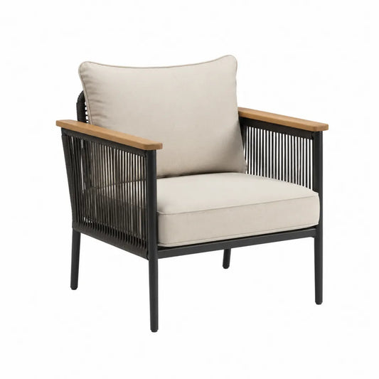 Silla de exterior de acero con brazos de madera en beige